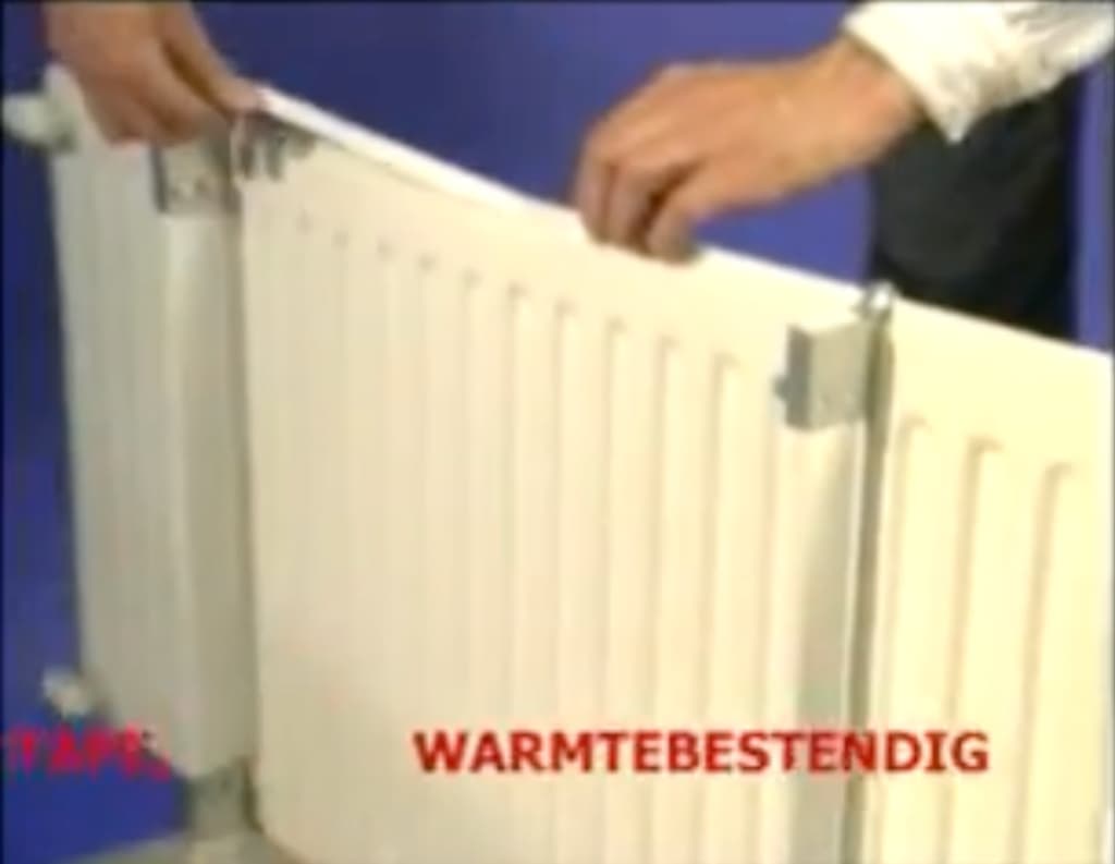 Montage van radiatorfolie, met infraroodvideo effect.
