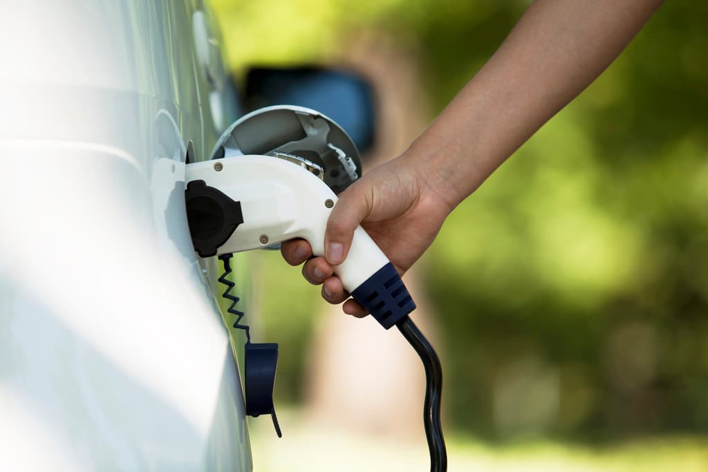 Elektrische auto's: wat kan het je opleveren?
